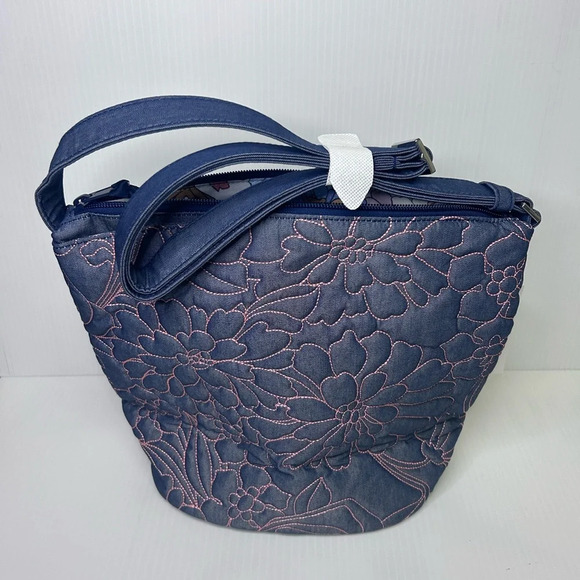 🩷”Vera Bradley”NWT Aloha Blooms Quilt Ultralight Bucket Crossbody Bag💙 - Picture 3 of 11